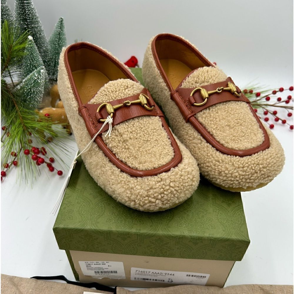 Men’s Gucci Horsebit ivory wool  loafers size 9.5 made in Italy.